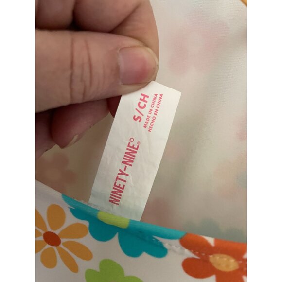 Junior's Ninety-Nine Daisy Floral Shirred One-Piece Swimsuit Size Small - Picture 8 of 9